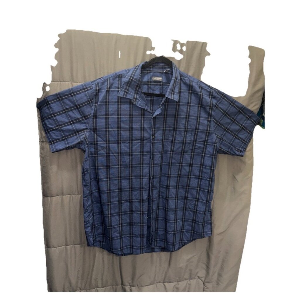 Van Heusen Flex Stretch Classic Fit Plaid No Iron Button Down Short Shirt Blue